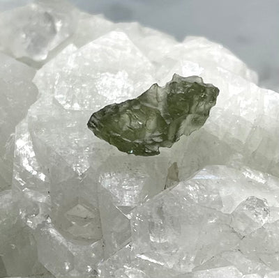 (A105) High Quality Raw Moldavite Reiki Energy Healing Crystal
